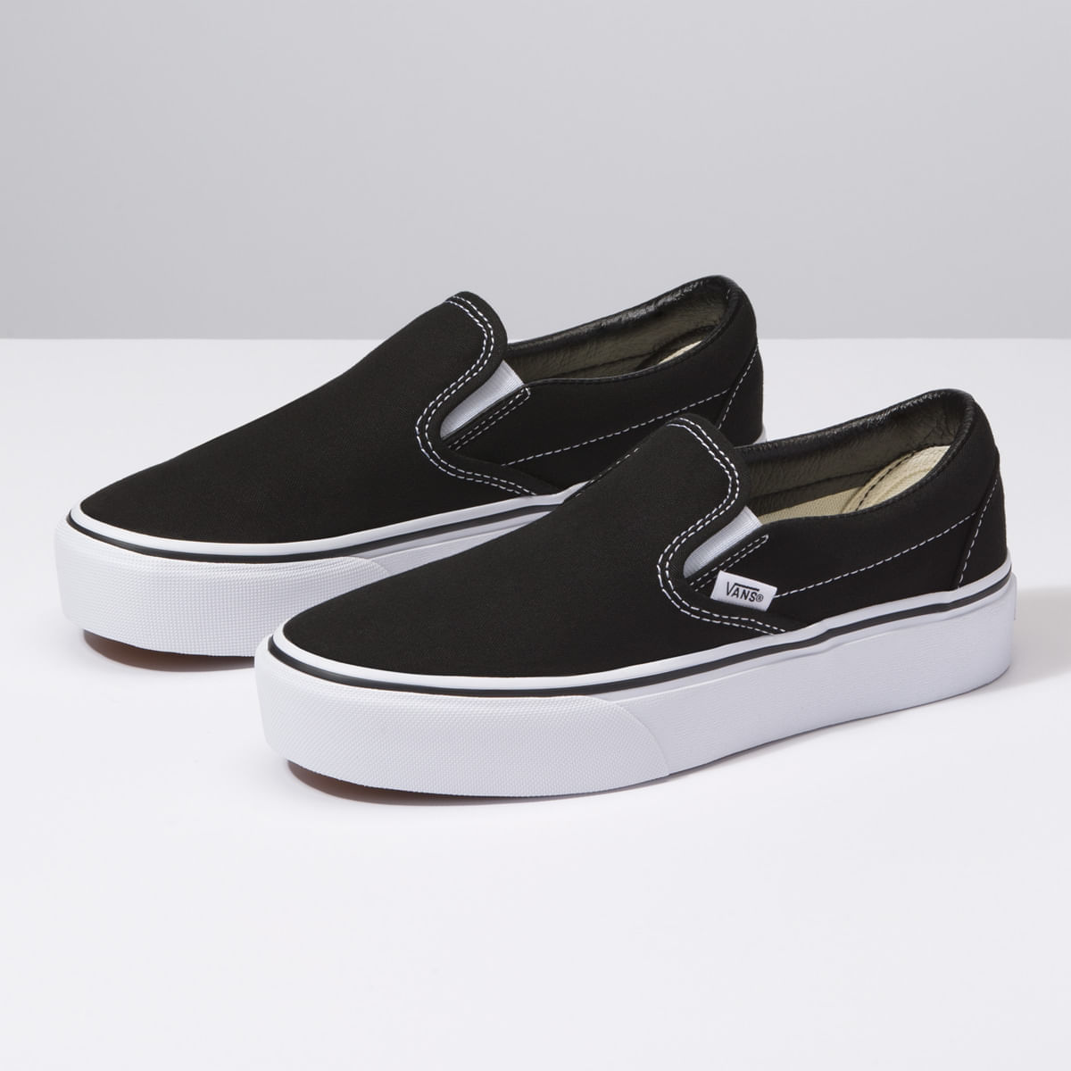 vans negros de plataforma