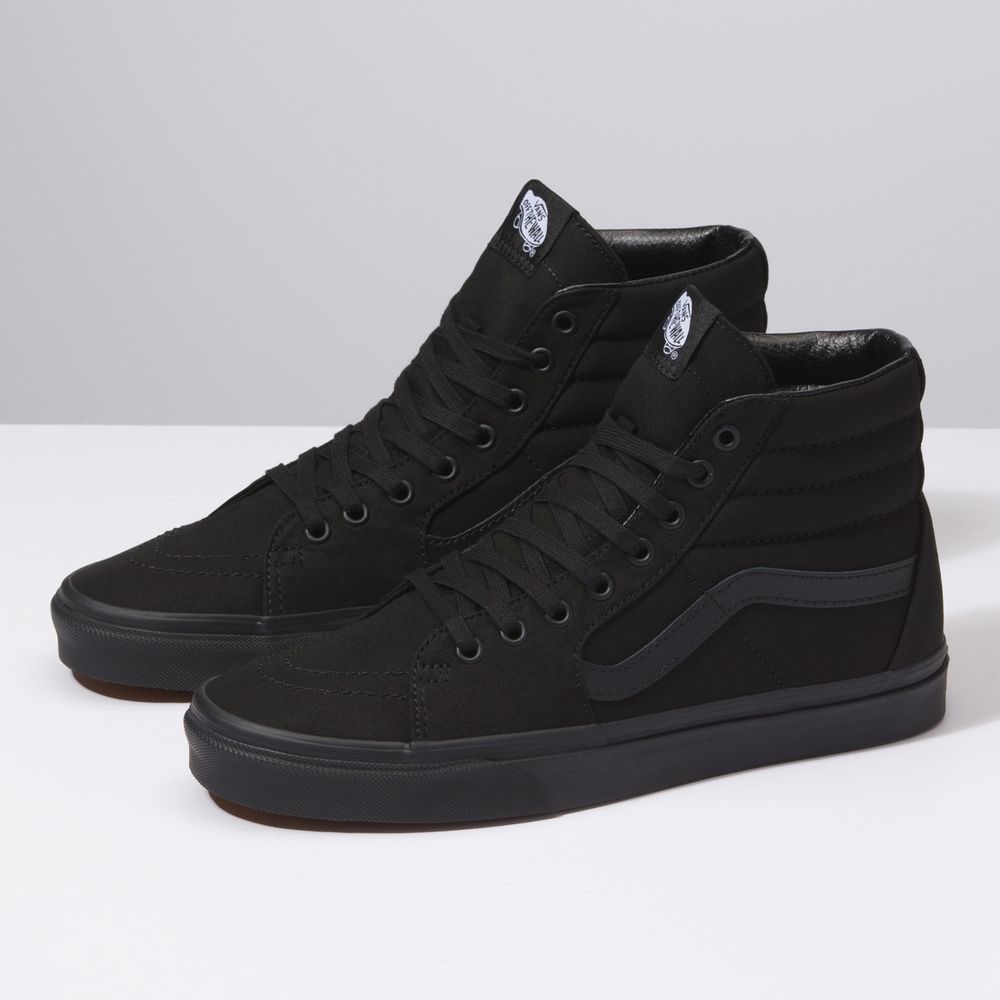 Zapatos-Bota-Clasicos-Negros-Sk8-Hi-Triple-Vans