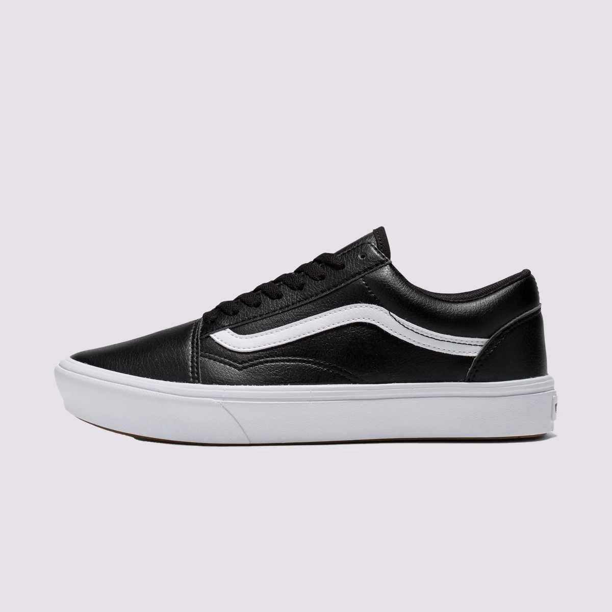 Compra Zapatos Corte Clásico Negros Comfycush Old Skool en Vans Ecuador  Tienda Oficial - vansec